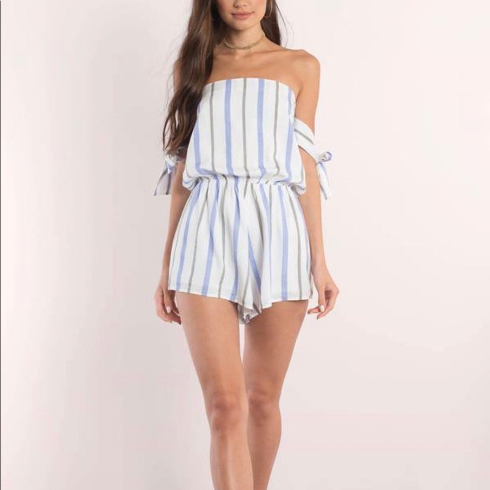 🆕🆕🆕 Tobi Striped Romper SIZE SMALL 👗